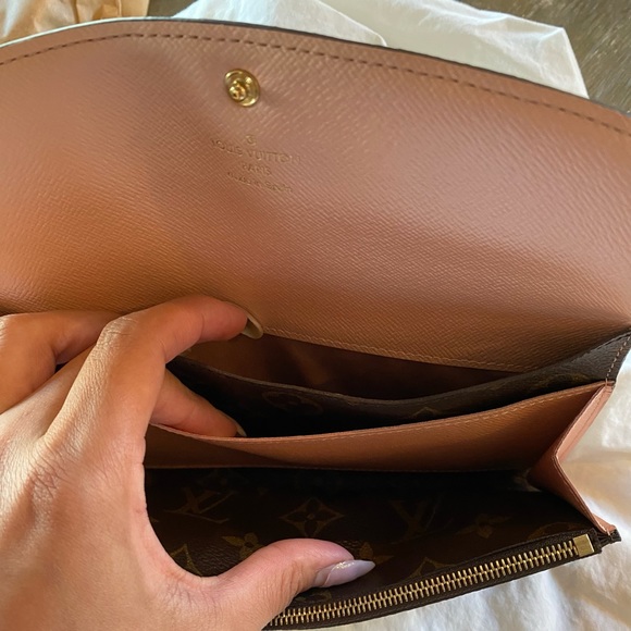 Louis Vuitton Rose Ballerine Emilie Wallet - Picture 6 of 9
